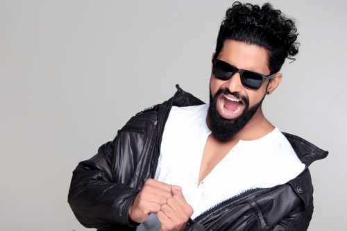 Swinging Canadian Guys